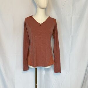 Kuhl hooded shirt w/thumb holes size M